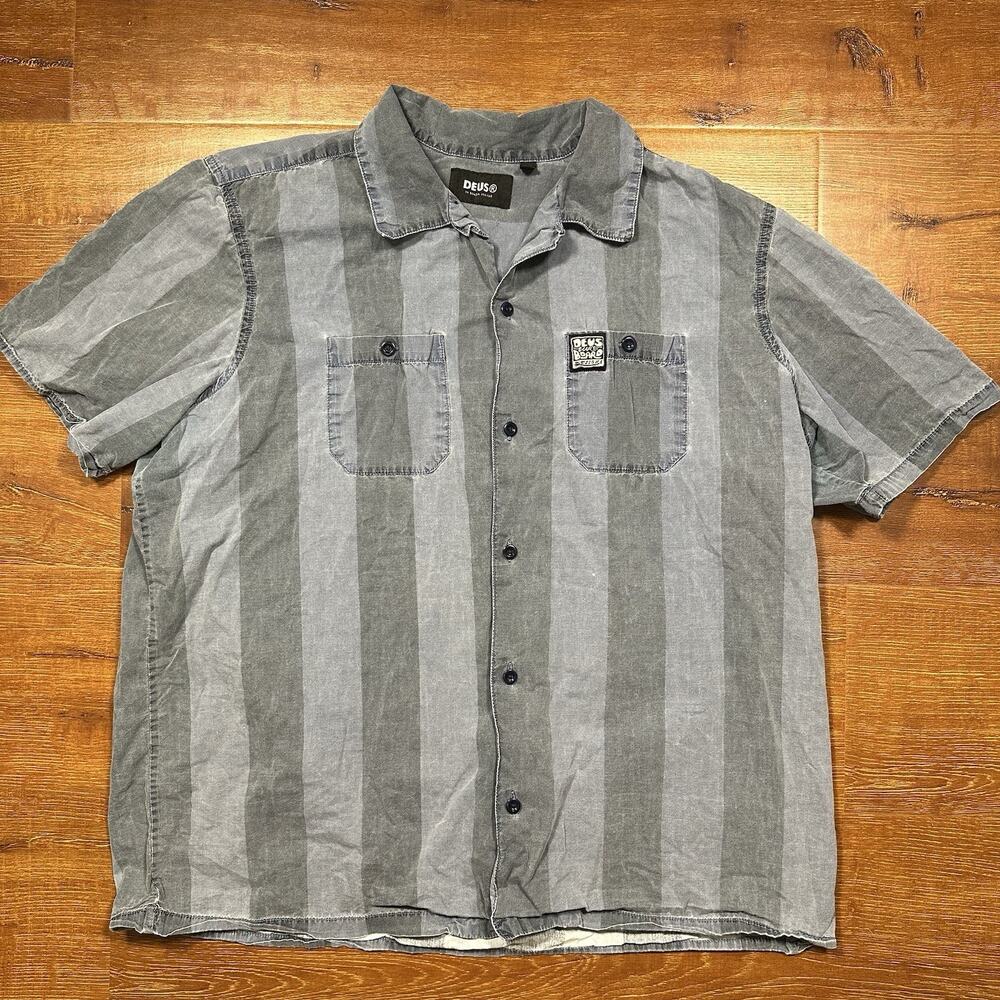 Deus Ex Machina Button Up Shirt Mens 2XL Gray Stripe Short Sleeve Retro Alt Fade